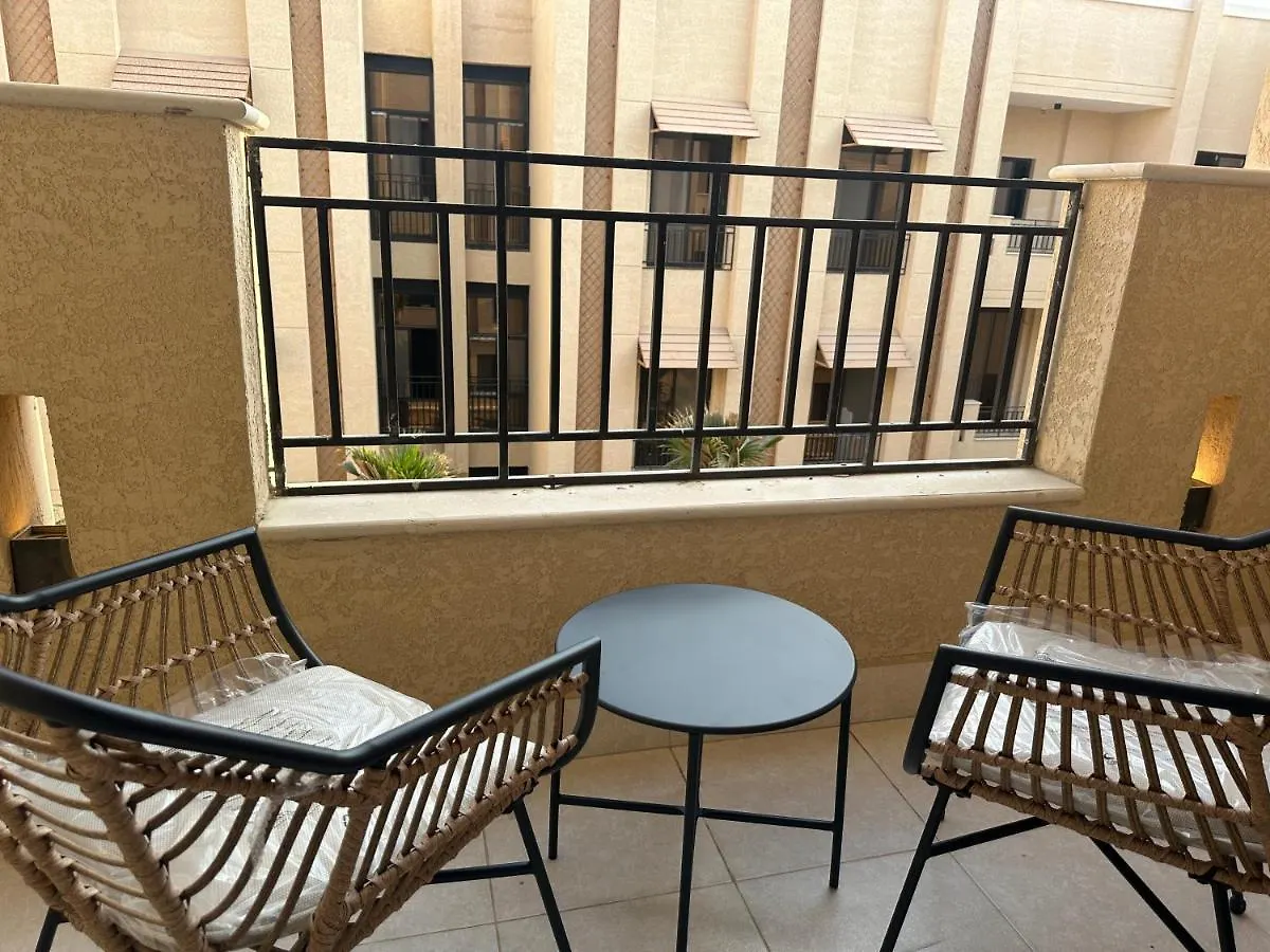 شقة فاخرة 3 غرف نوم وشرفة على الحديقة location
